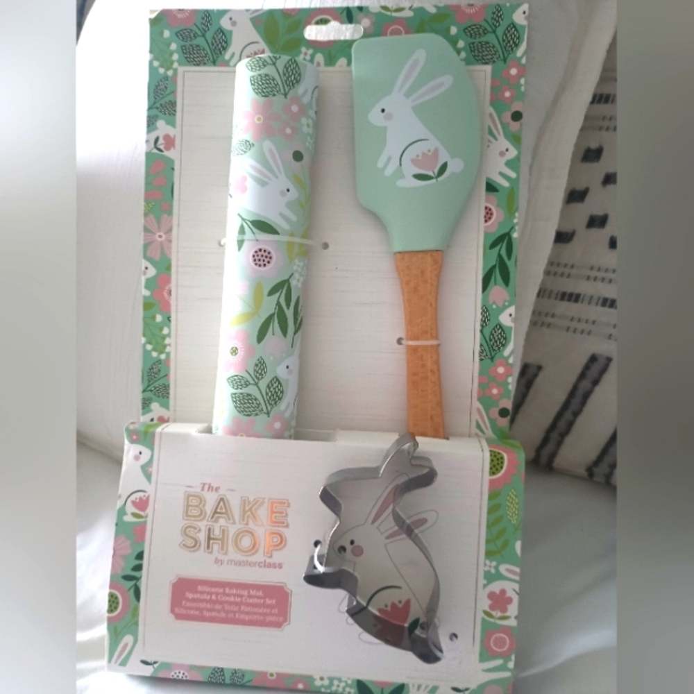 Brand New Spring Bunny Kitchen Set